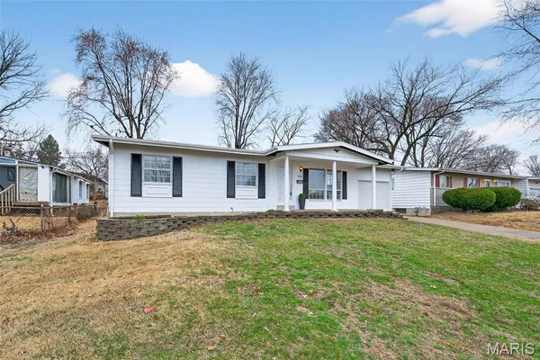 $250,000 | 2500 Dove Drive, Florissant, MO 63031