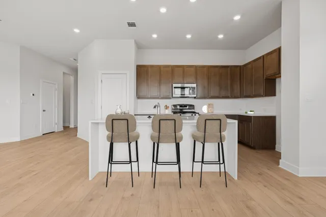 $377,850 | 272 Pine Bark Drive, Buda, TX 78610