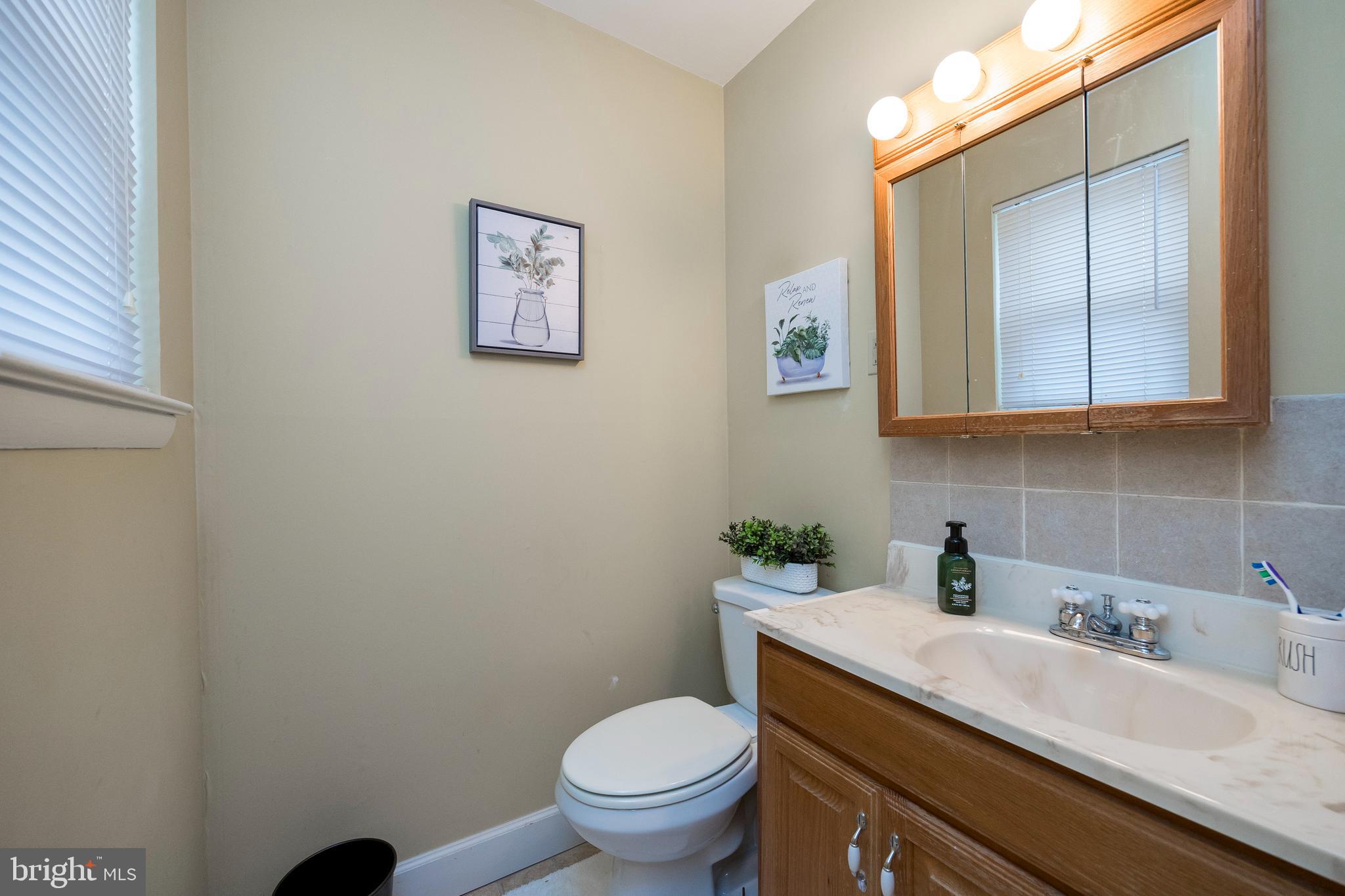 3208 Markle Road Norristown, PA 19403 - Photo 14 of 33 Adjoining half bath
