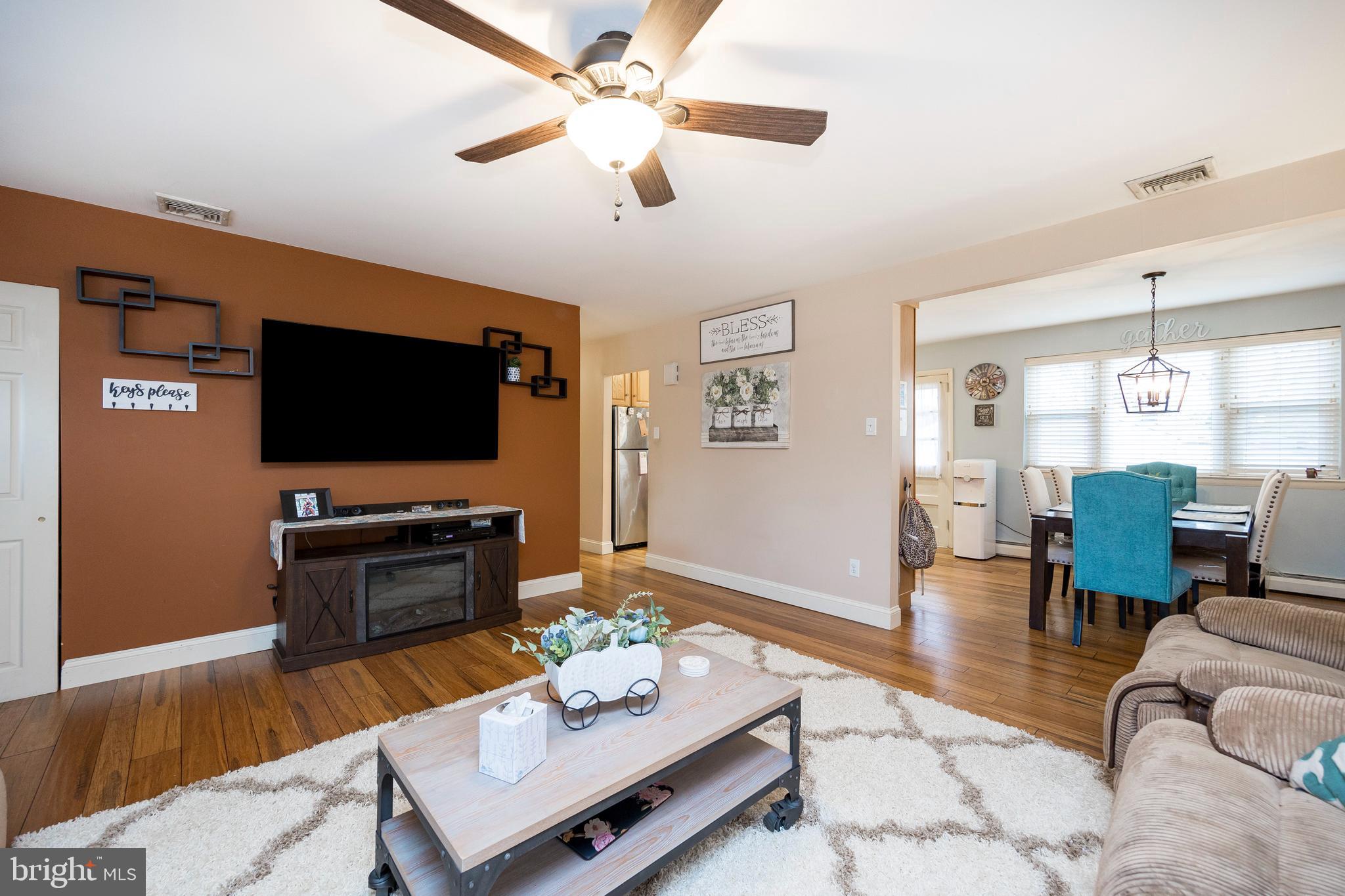 3208 Markle Road Norristown, PA 19403 - Photo 6 of 33 Ceiling fan