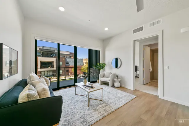 $584,900 | 4430 East Haystack Street, Unit 212, Boise, ID 83716