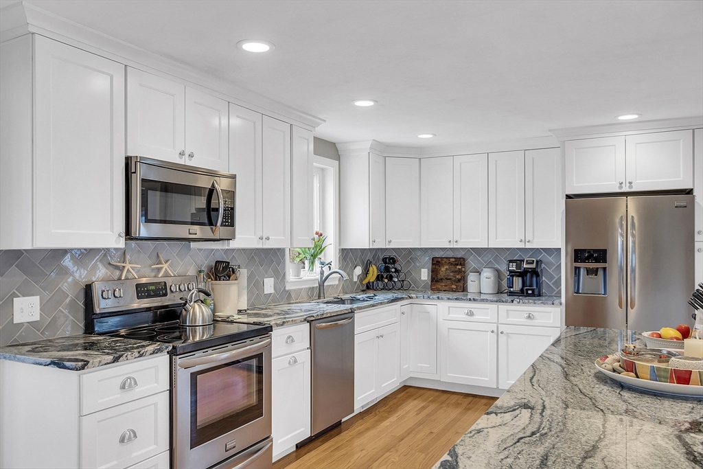 13 Longfellow Road Northborough, MA 01532 - Photo 12 of 40 Gallery Image 12