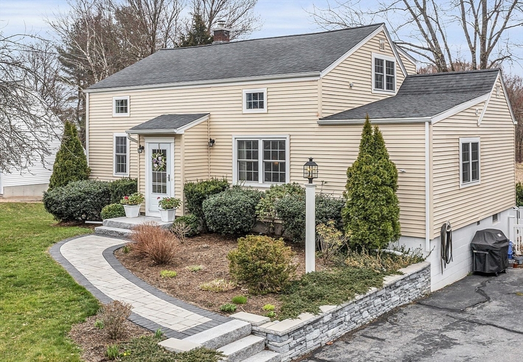 13 Longfellow Road Northborough, MA 01532 - Photo 2 of 40 Gallery Image 2