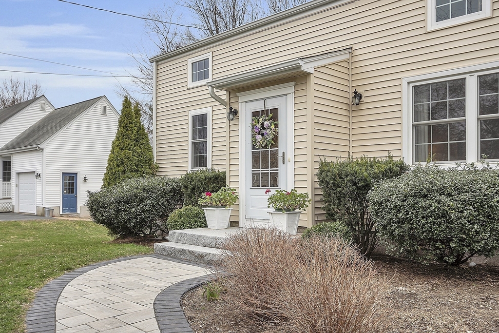 13 Longfellow Road Northborough, MA 01532 - Photo 3 of 40 Gallery Image 3