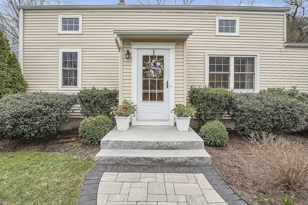 13 Longfellow Road Northborough, MA 01532 - Photo 4 of 40 Gallery Image 4