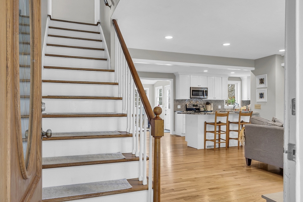 13 Longfellow Road Northborough, MA 01532 - Photo 5 of 40 Gallery Image 5