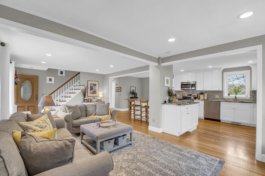 13 Longfellow Road Northborough, MA 01532 - Photo 8 of 40 Gallery Image 8