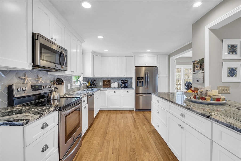 13 Longfellow Road Northborough, MA 01532 - Photo 10 of 40 Gallery Image 10