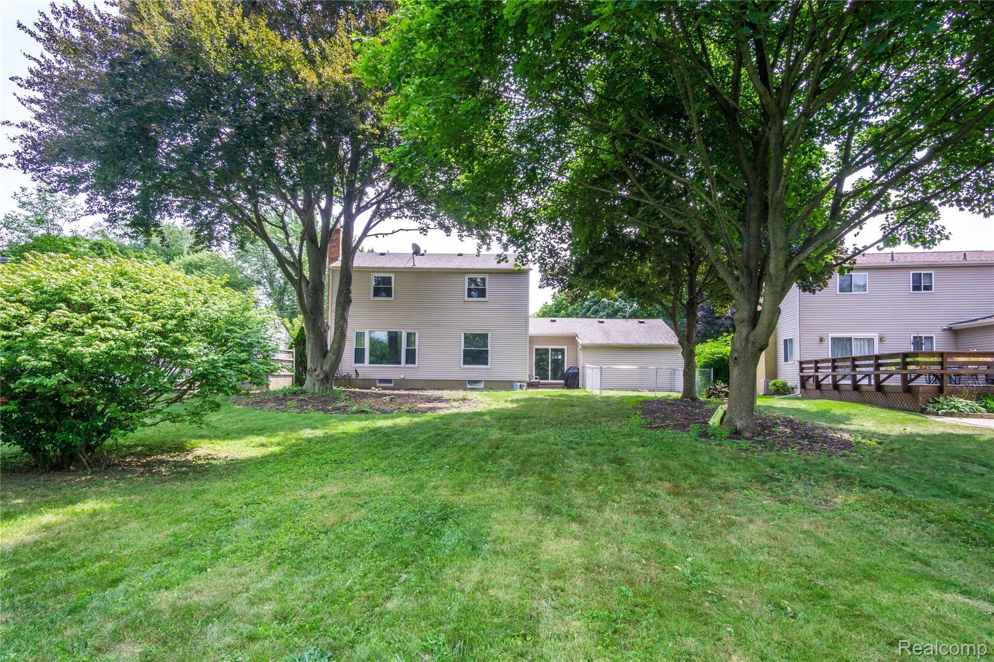 343 Old Bridge Road Grand Blanc, MI 48439 - Photo 26 of 28 Exteriors (10 of 12).jpg