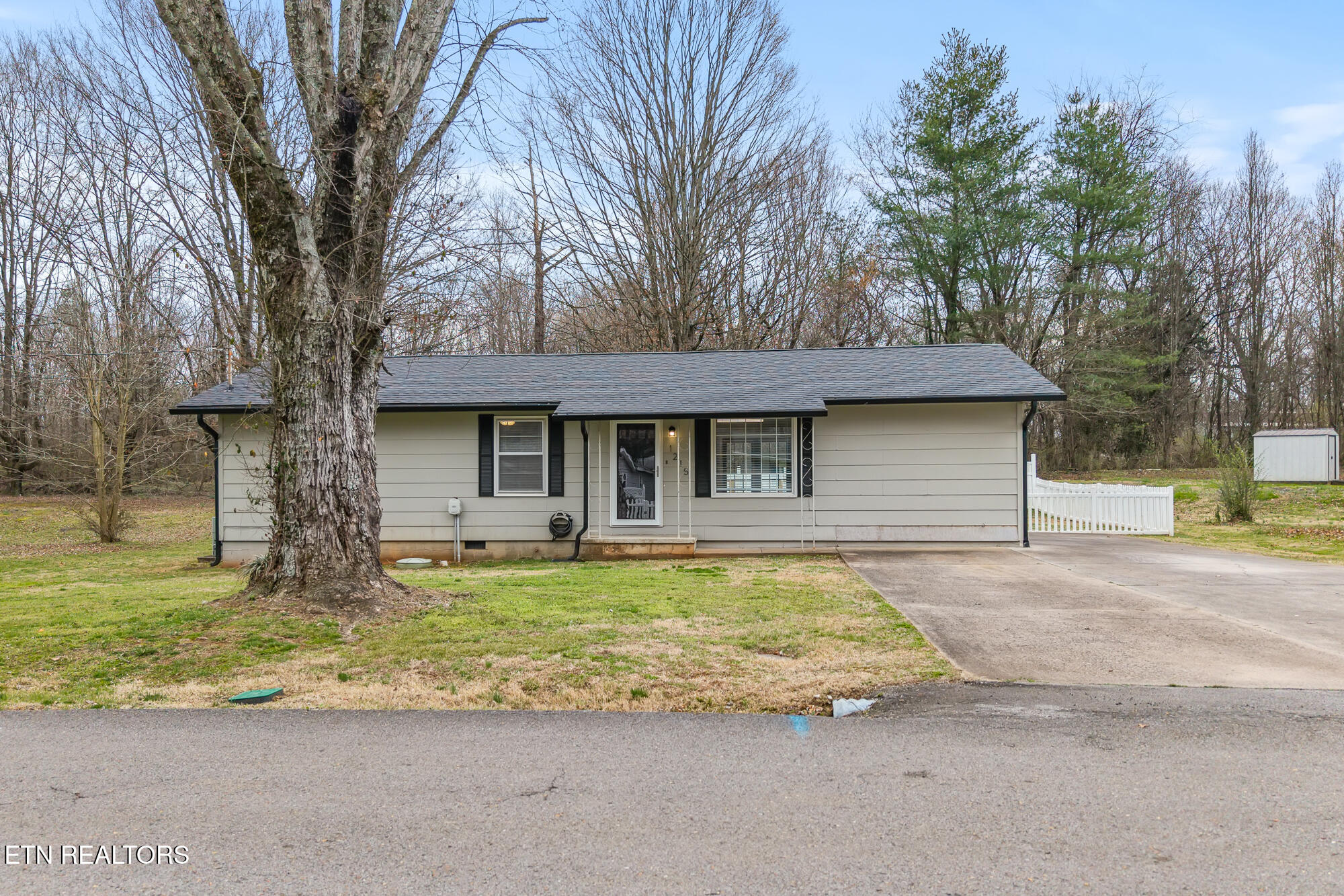 1215 Jones Street Athens, TN 37303 - Photo 1 of 29 1215 Jones St-18