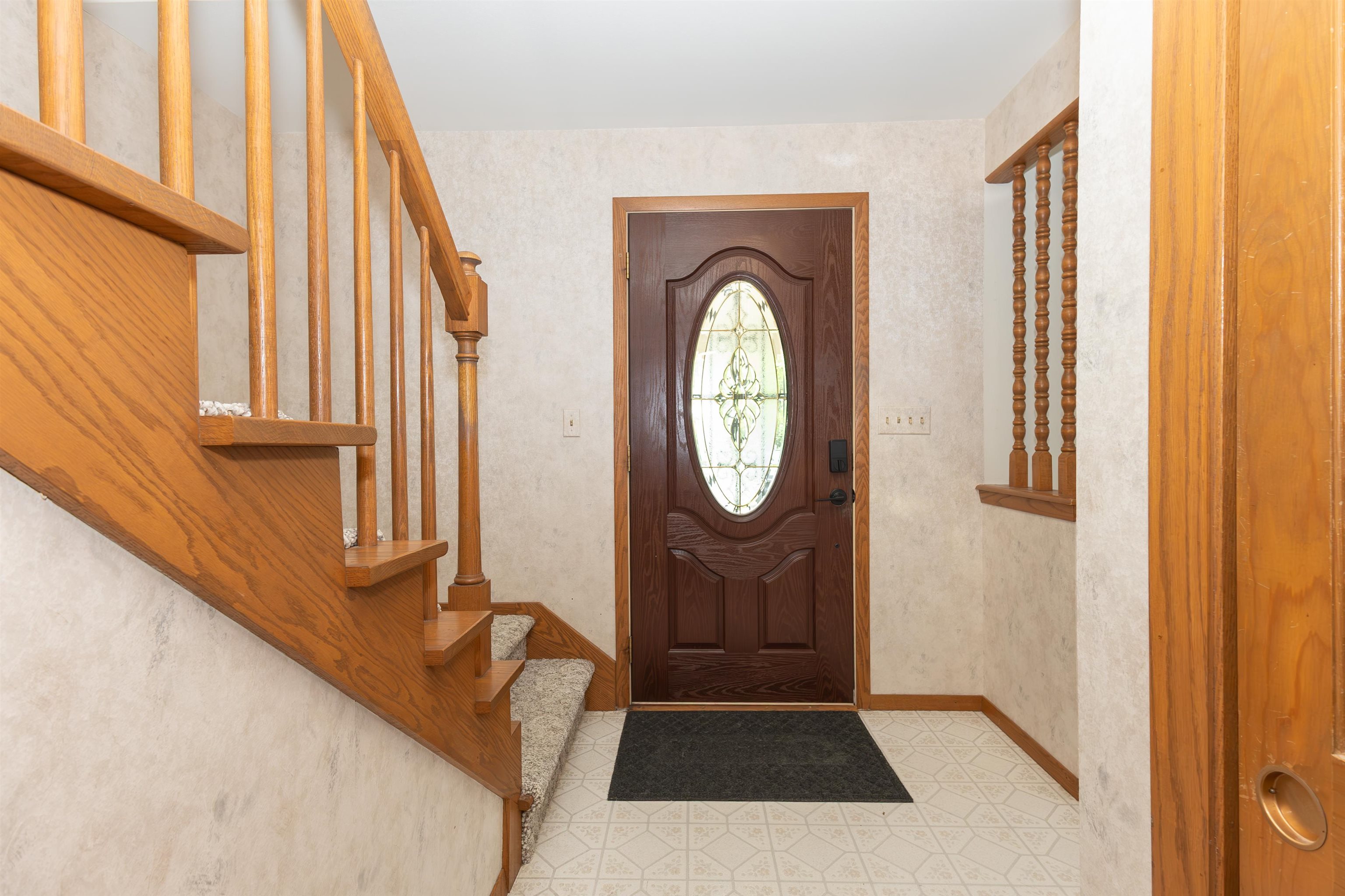 809 Melissa Street Menasha, WI 54952 - Photo 4 of 35
