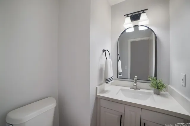 $2,000 | 14718 Hillside View, San Antonio, TX 78233