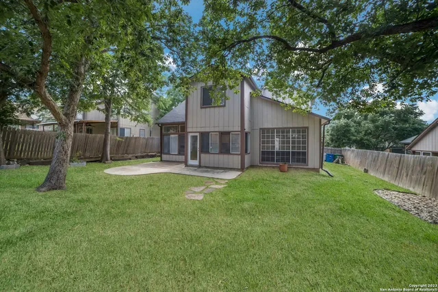 $2,000 | 14718 Hillside View, San Antonio, TX 78233
