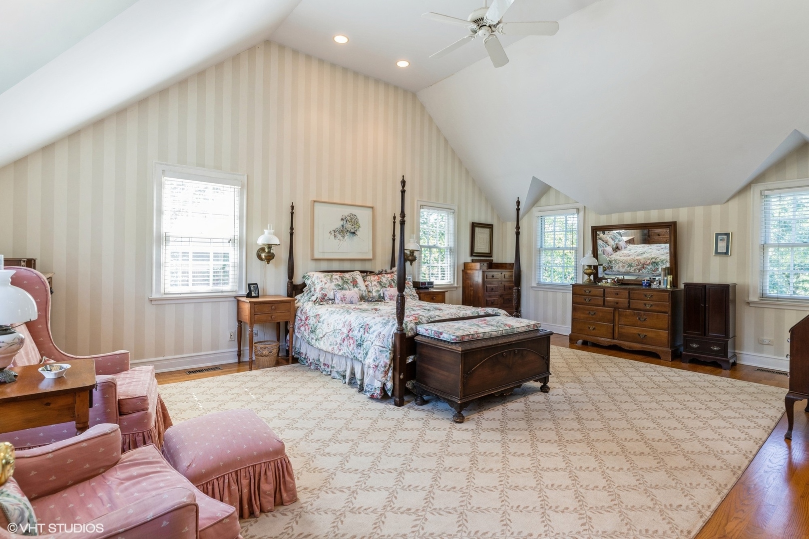 753 York Road Glenview, IL 60025 - Photo 8 of 17 a bedroom with a large bed and a couch