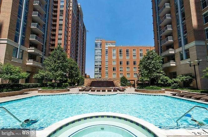 11990 Market Street, Unit 1913 Reston, VA 20190 - Photo 27 of 30 Pool