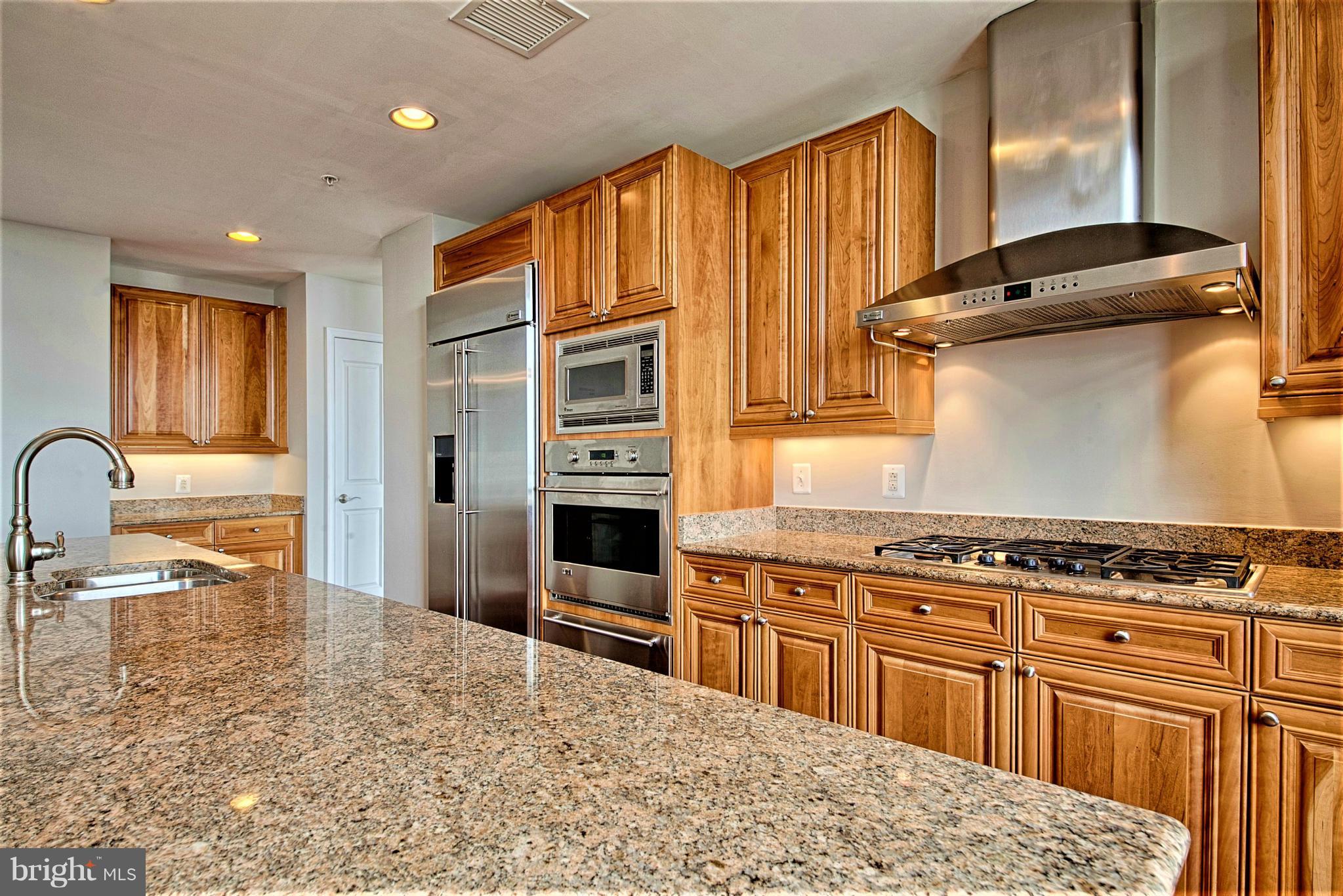 11990 Market Street, Unit 1913 Reston, VA 20190 - Photo 10 of 30 Kitchen