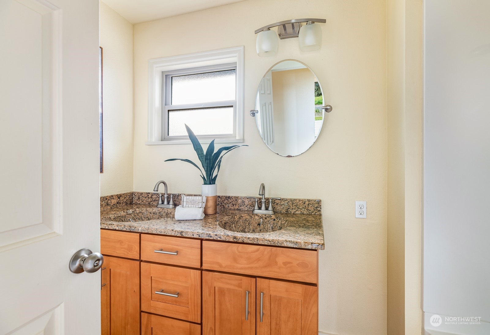 909 Southwest Langston Road Renton, WA 98057 - Photo 17 of 36