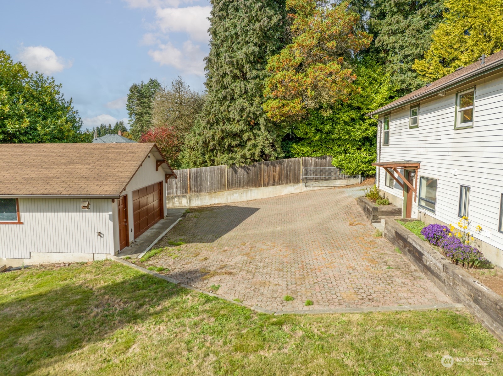 909 Southwest Langston Road Renton, WA 98057 - Photo 28 of 36
