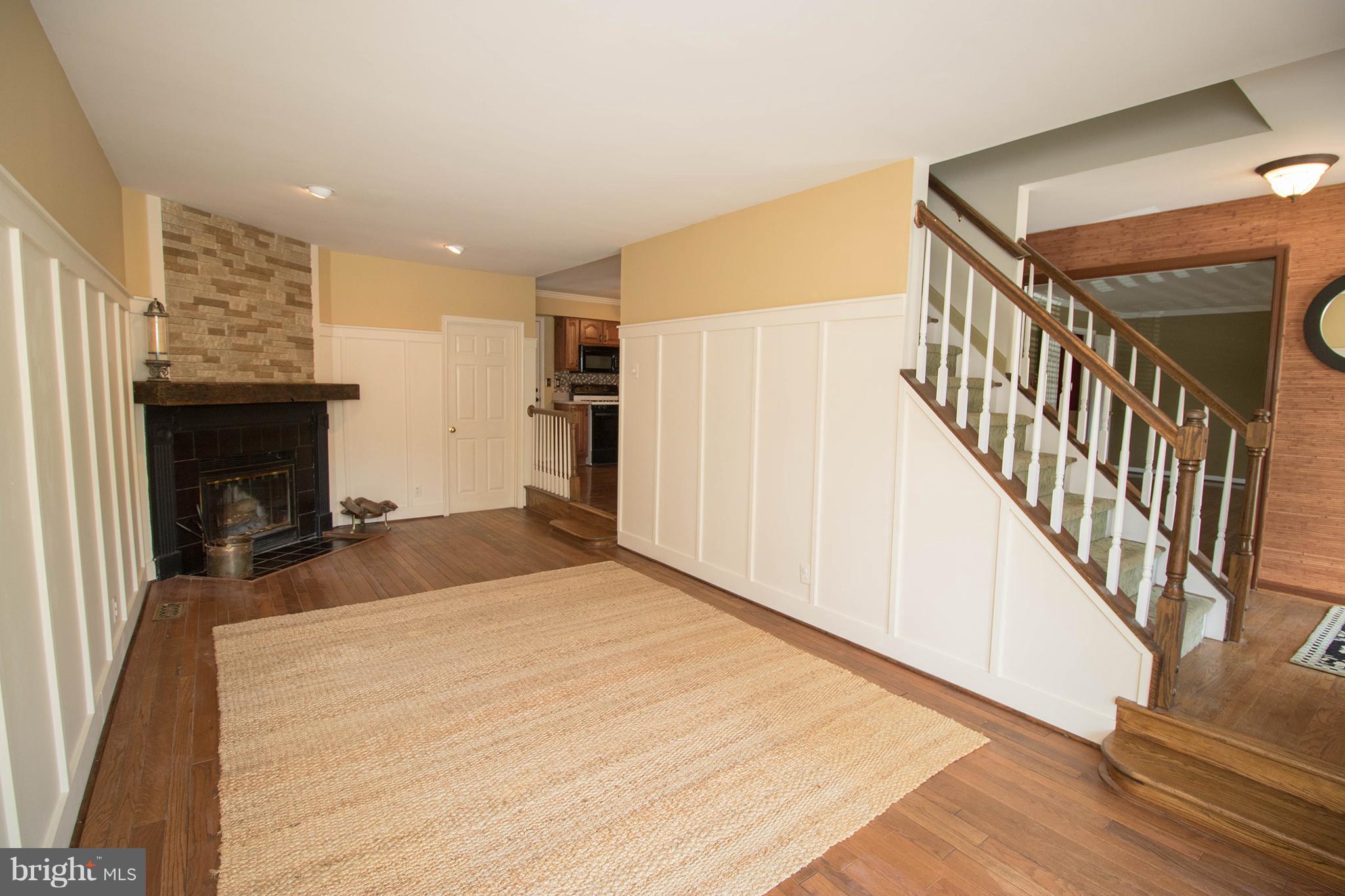 9420 Oak White Road Baltimore, MD 21236 - Photo 14 of 30 Family Room
