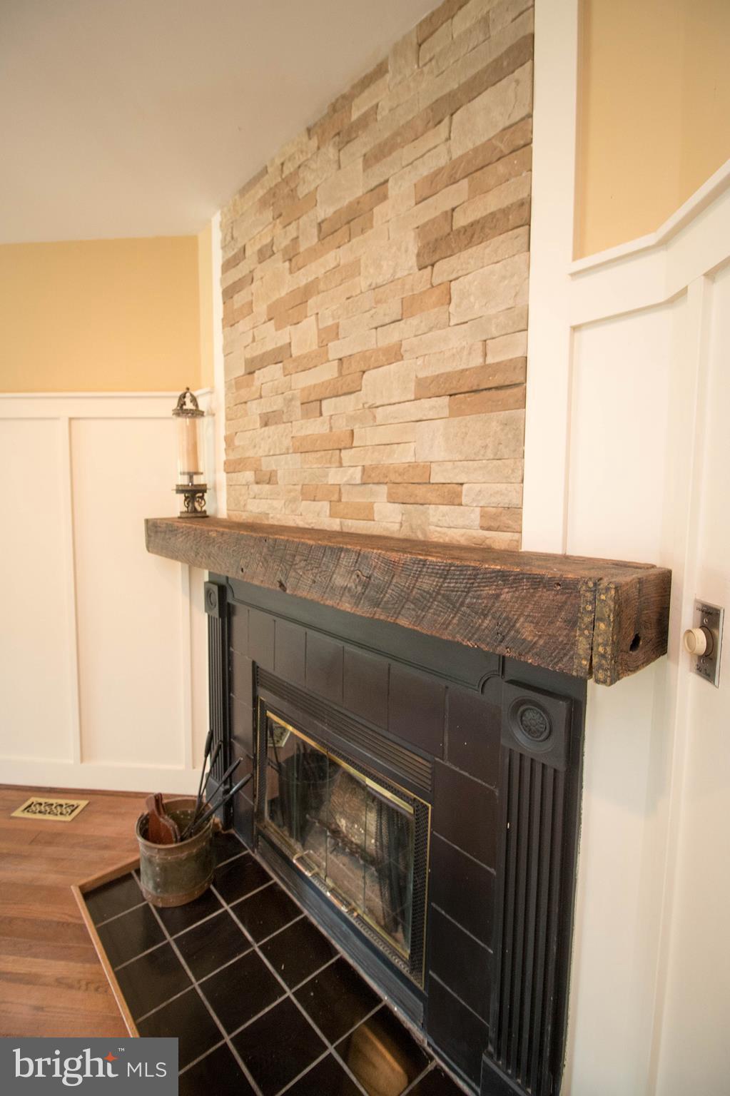 9420 Oak White Road Baltimore, MD 21236 - Photo 16 of 30 Family Room