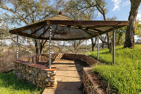 $1,499,000 | 10497 Crystal Drive, Wallace, CA 95254