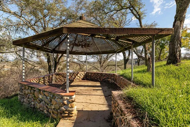 $1,599,000 | 10497 Crystal Drive, Wallace, CA 95254