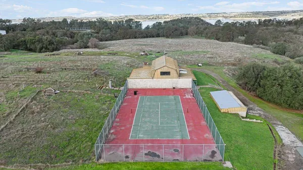 $1,499,000 | 10497 Crystal Drive, Wallace, CA 95254