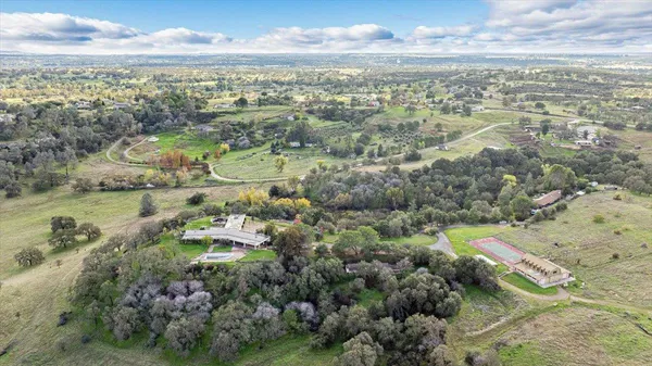 $1,499,000 | 10497 Crystal Drive, Wallace, CA 95254