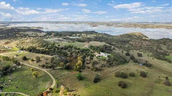 $1,499,000 | 10497 Crystal Drive, Wallace, CA 95254