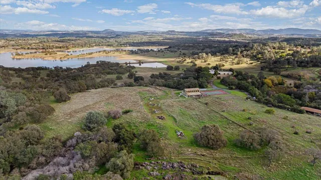 $1,599,000 | 10497 Crystal Drive, Wallace, CA 95254