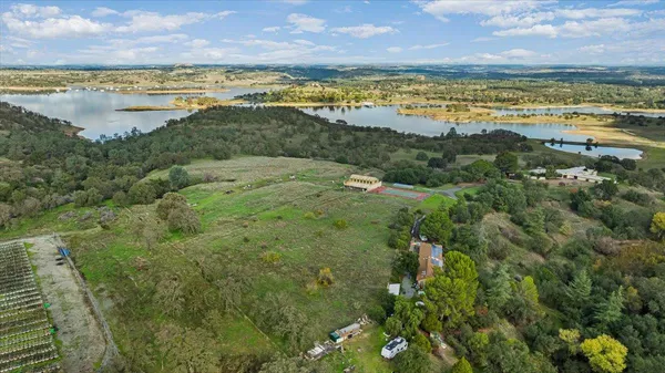 $1,499,000 | 10497 Crystal Drive, Wallace, CA 95254