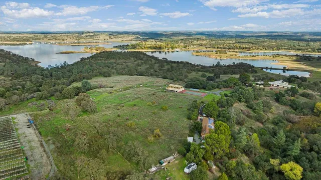 $1,599,000 | 10497 Crystal Drive, Wallace, CA 95254