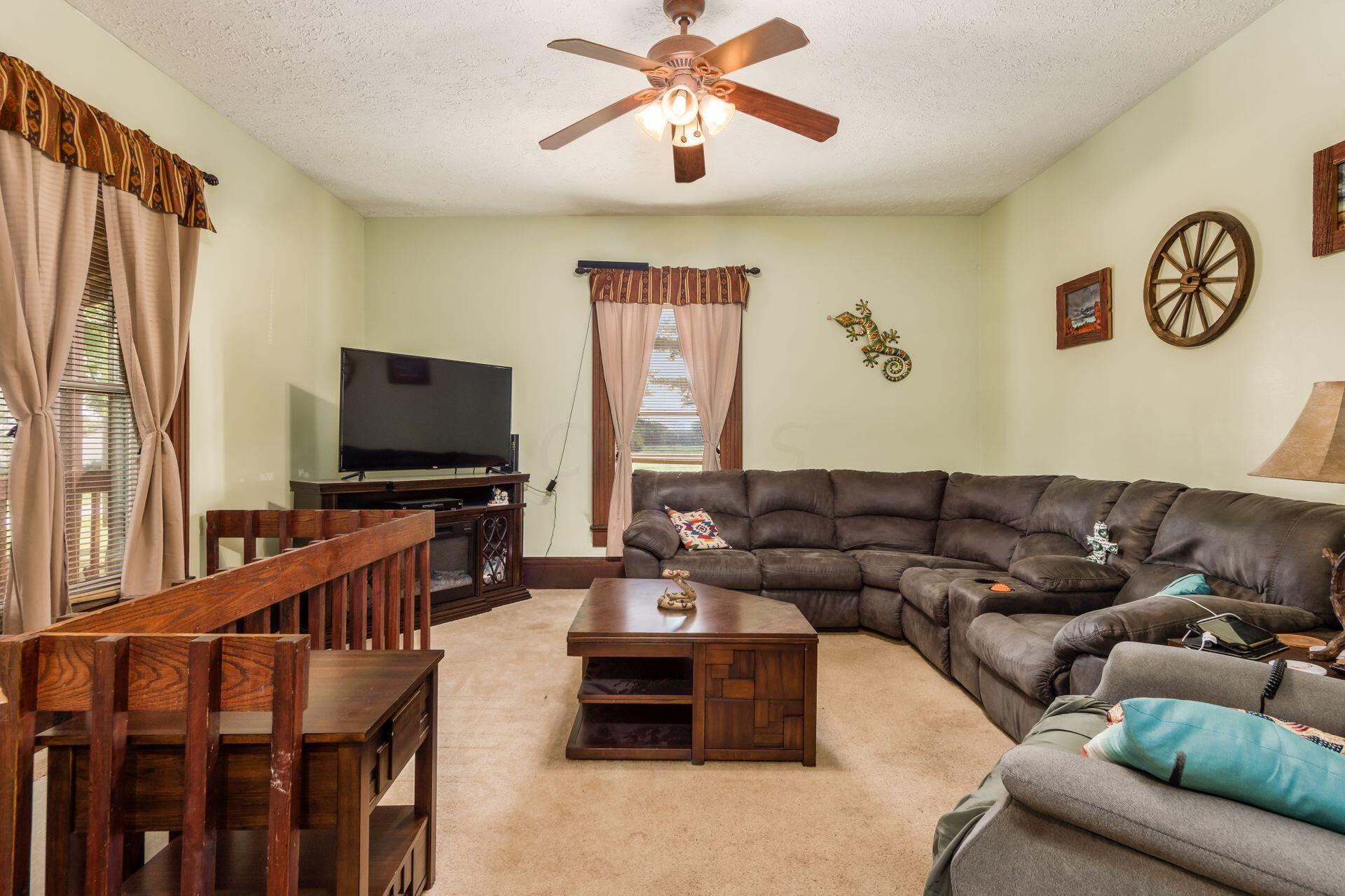 7667 Slocum Road Ostrander, OH 43061 - Photo 9 of 69 Living Room