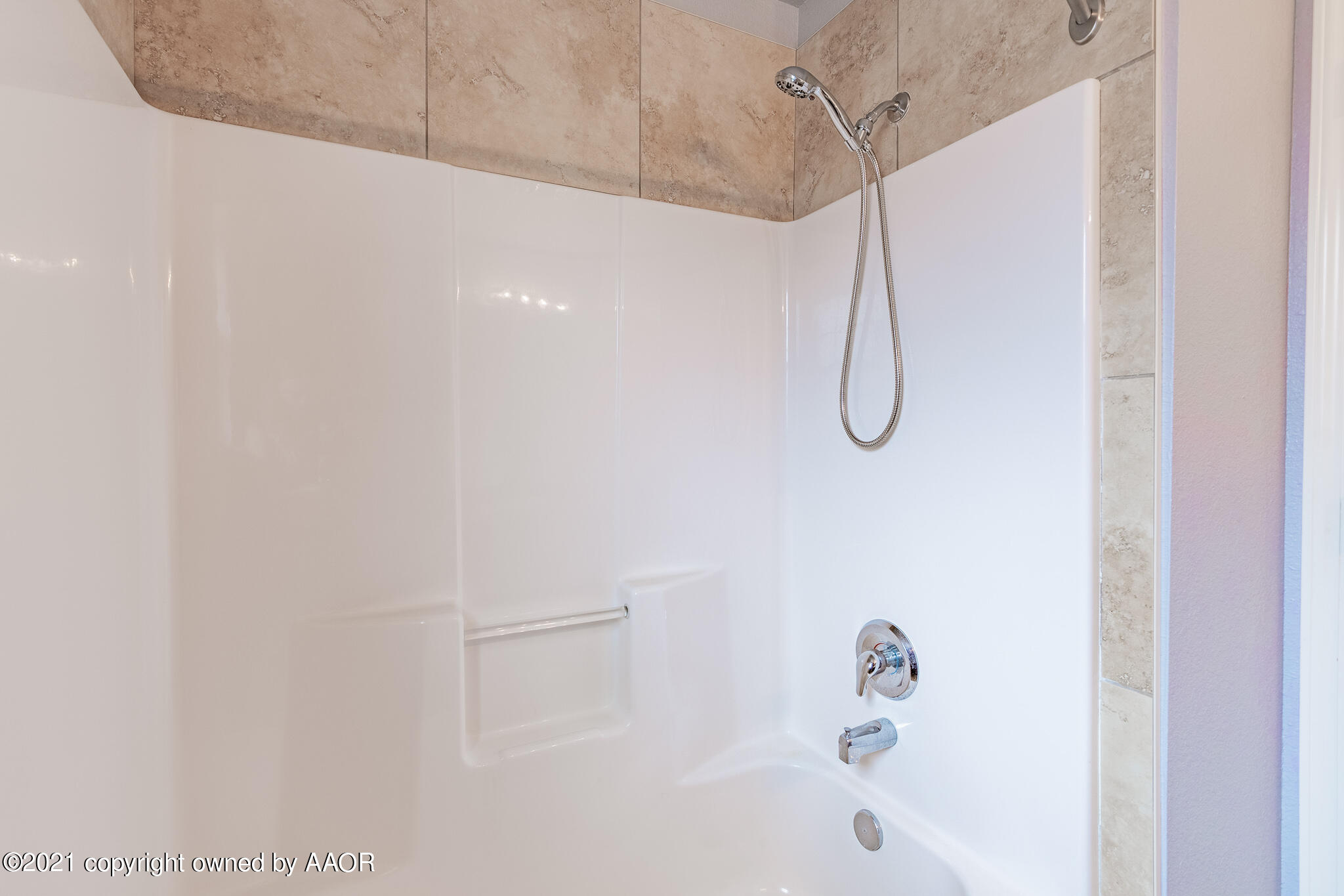 4411 South Williams Street Amarillo, TX 79118 - Photo 18 of 28 bathroom 2