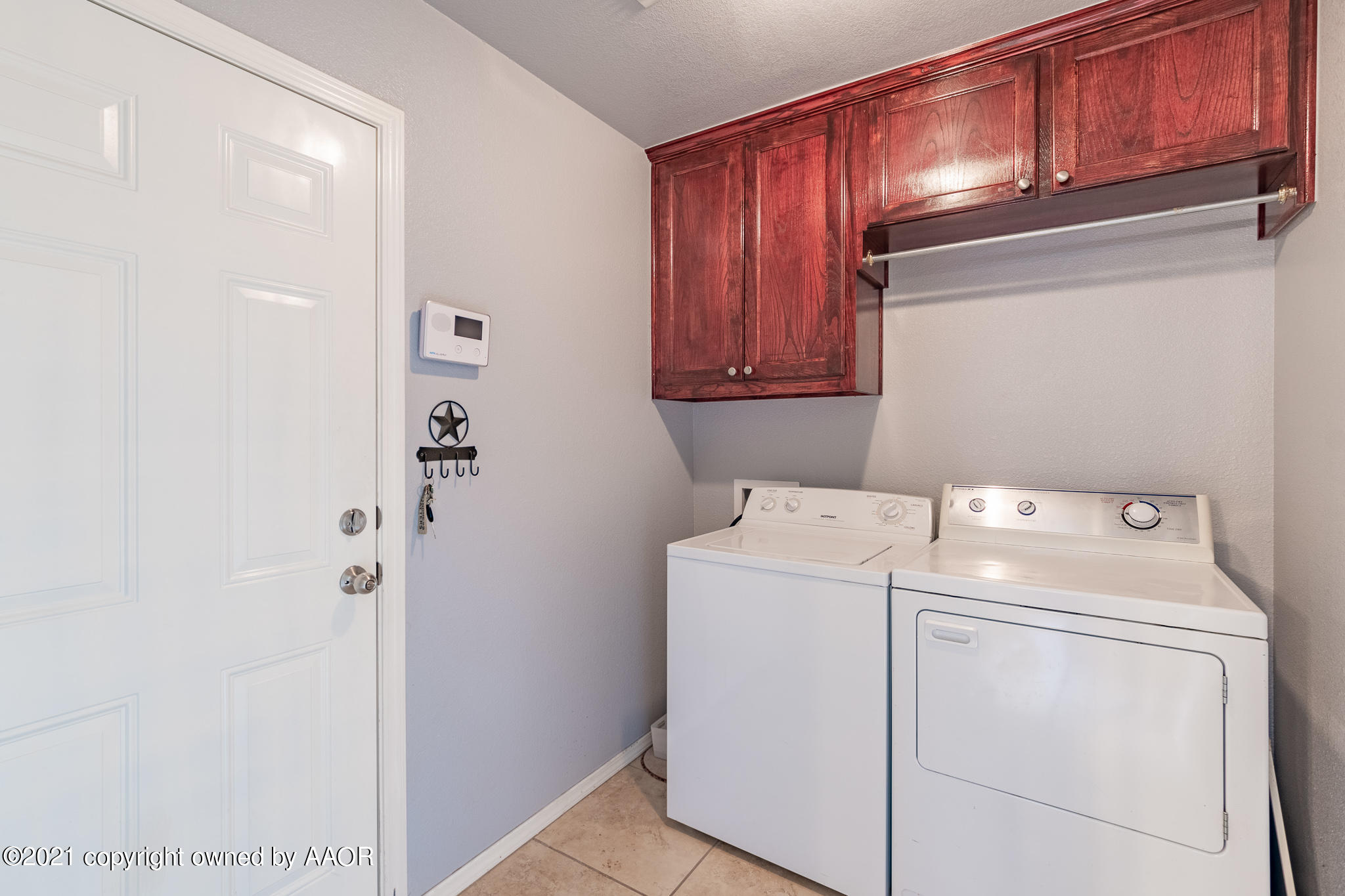 4411 South Williams Street Amarillo, TX 79118 - Photo 23 of 28 laundry room