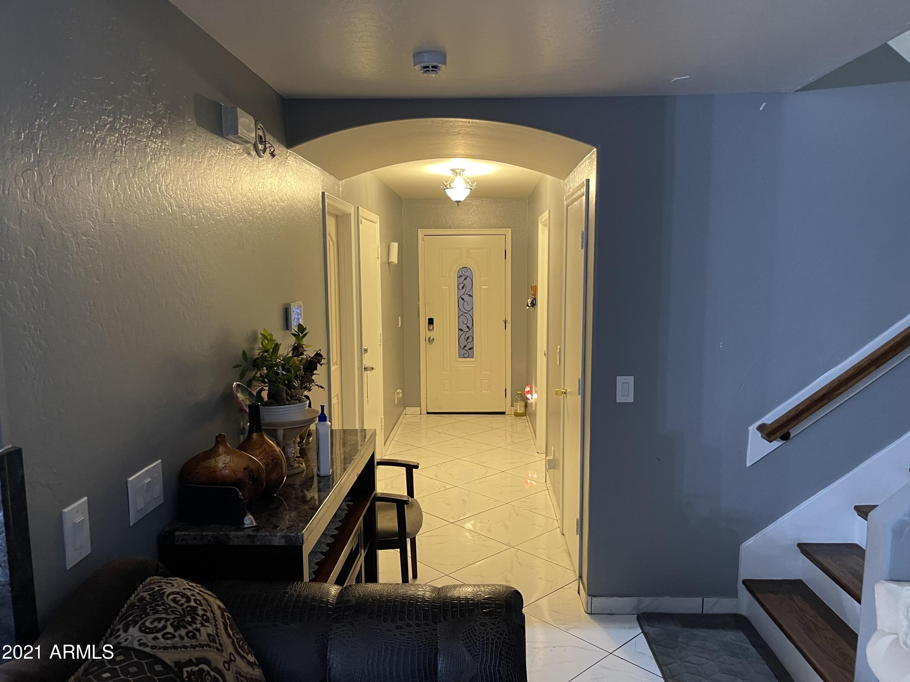 3310 West Fraktur Road Phoenix, AZ 85041 - Photo 3 of 17 3