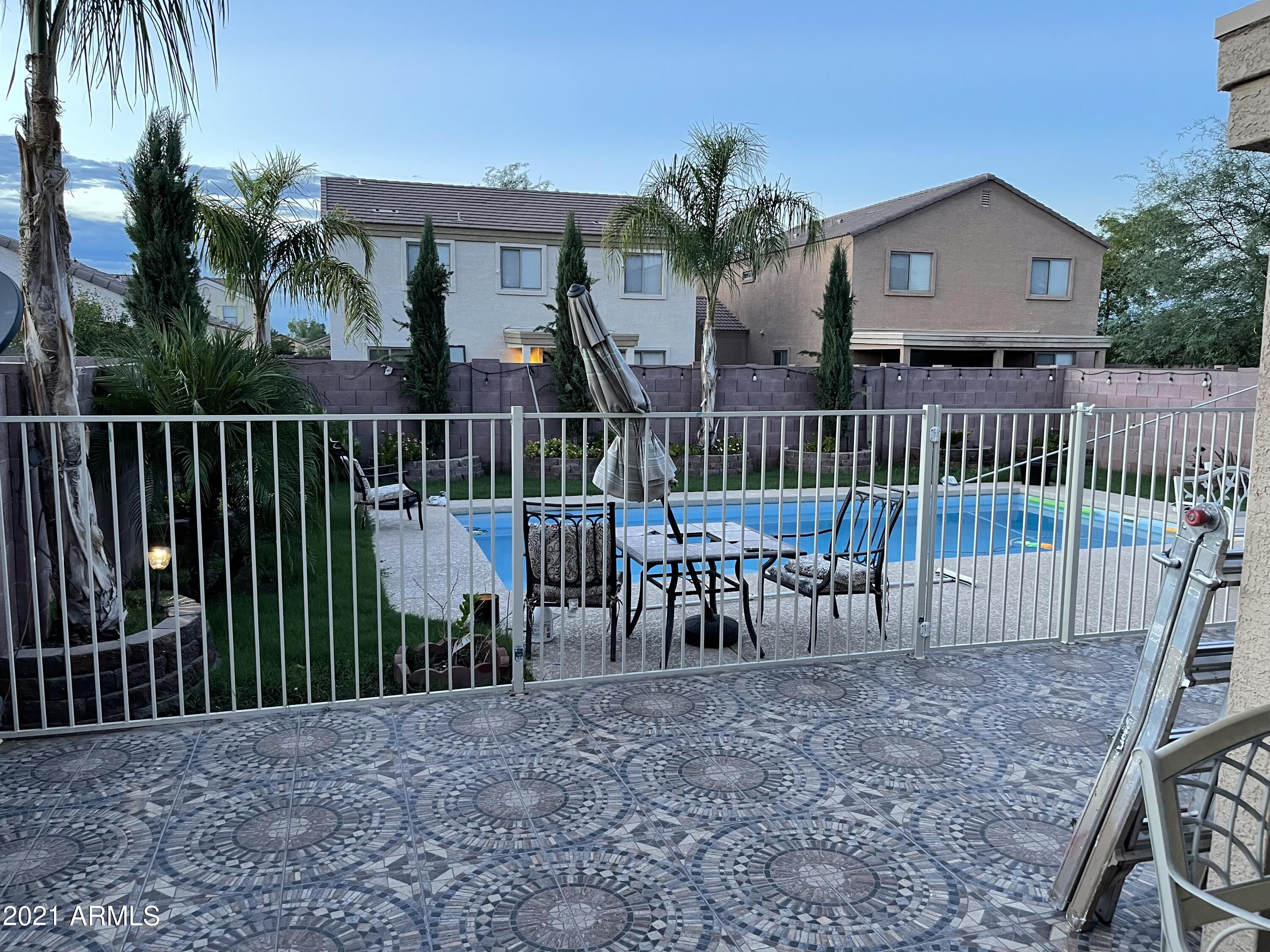 3310 West Fraktur Road Phoenix, AZ 85041 - Photo 7 of 17 7