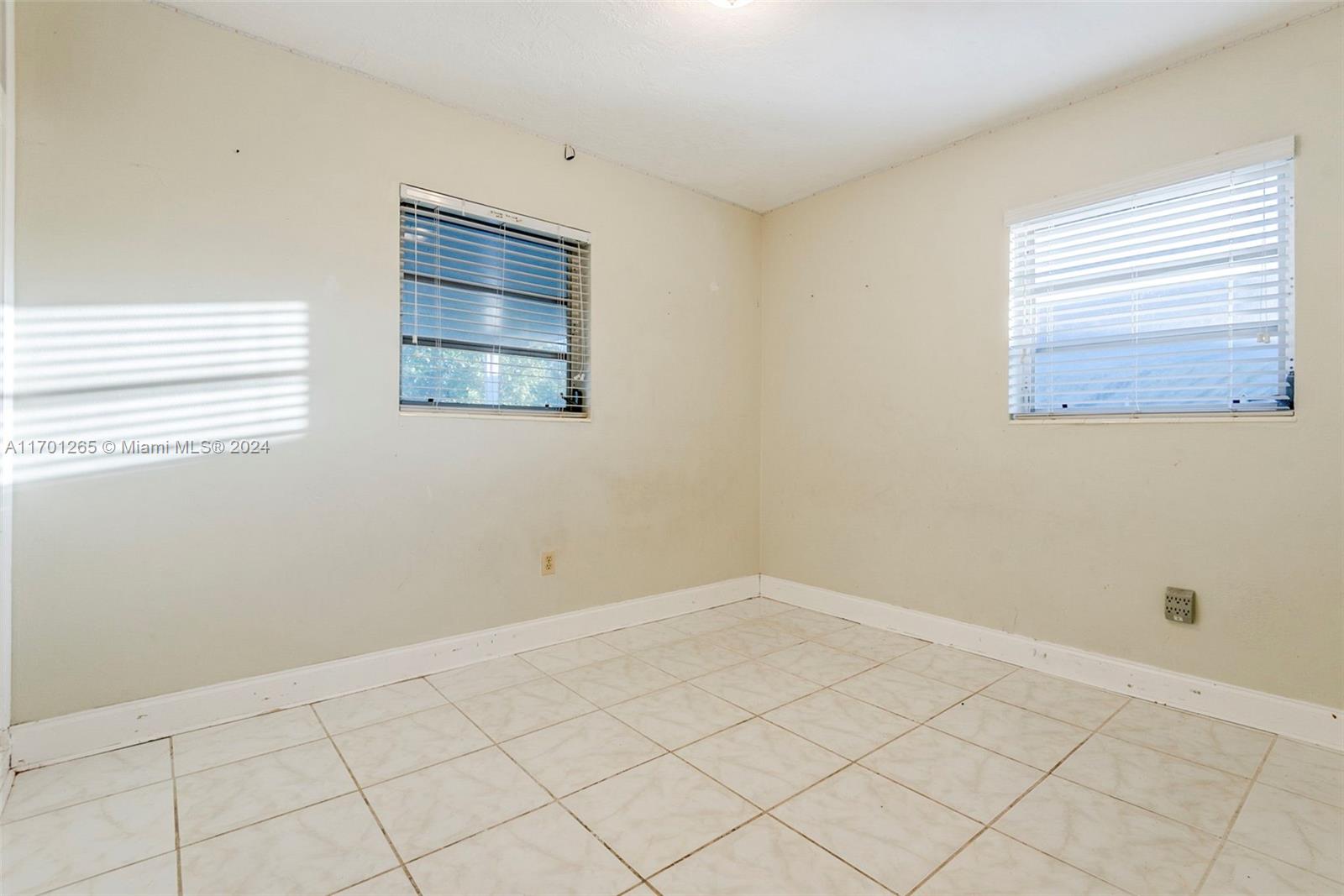 14281 Southwest 285th Street Homestead, FL 33033 - Photo 12 of 27 a view of room and window