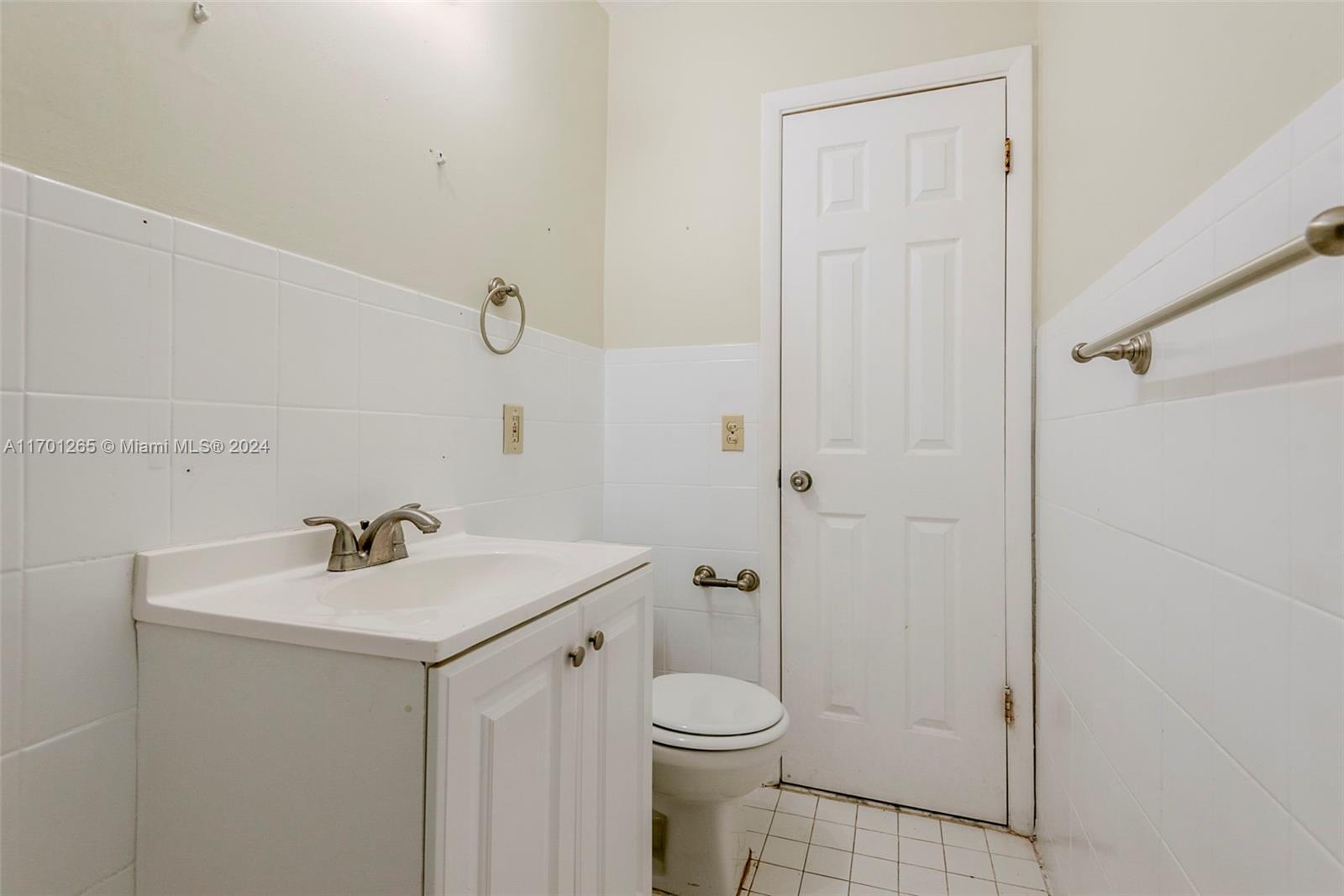 14281 Southwest 285th Street Homestead, FL 33033 - Photo 18 of 27 a bathroom with a sink toilet and shower