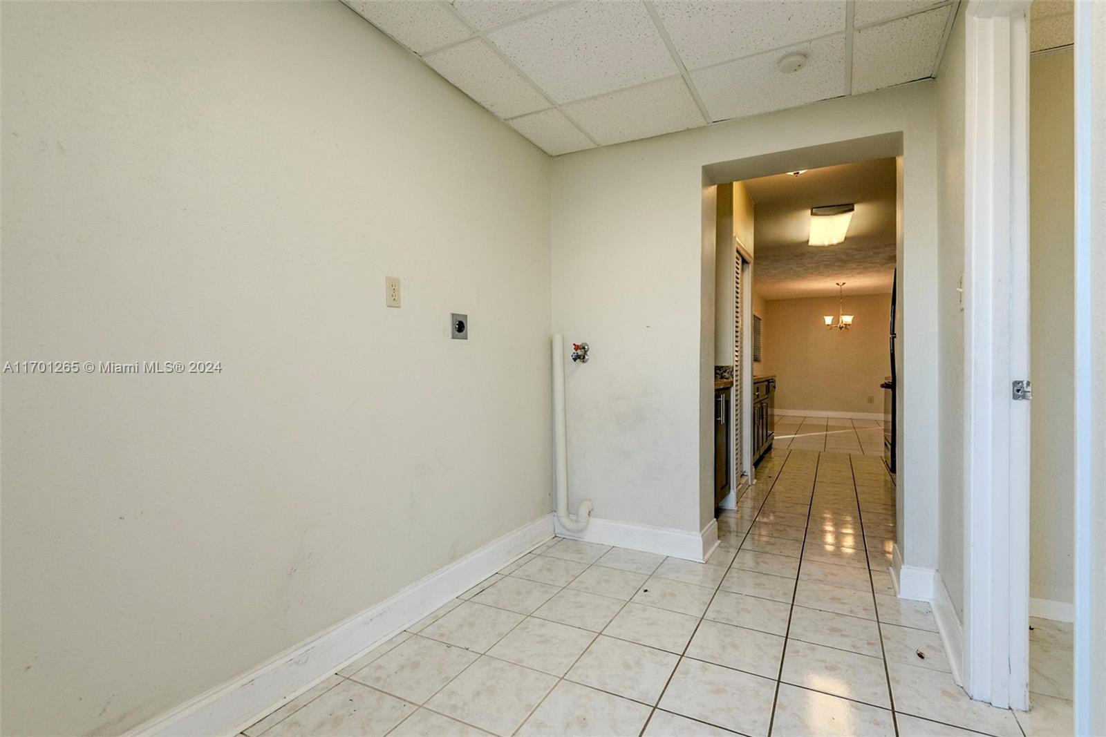 14281 Southwest 285th Street Homestead, FL 33033 - Photo 21 of 27 a view of an empty room
