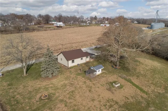 $215,000 | 33518 Holt 150, Maitland, MO 64466