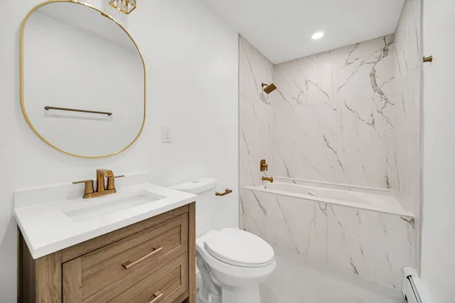 $2,500 | 8936 North Parkside Avenue, Unit 402, Des Plaines, IL 60016