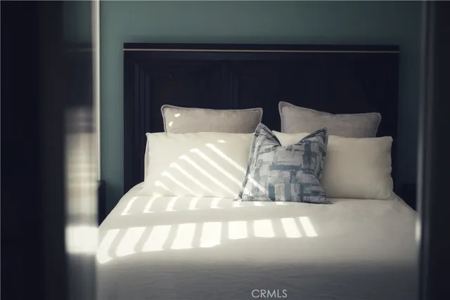 a view of a tennis court with basket ball court