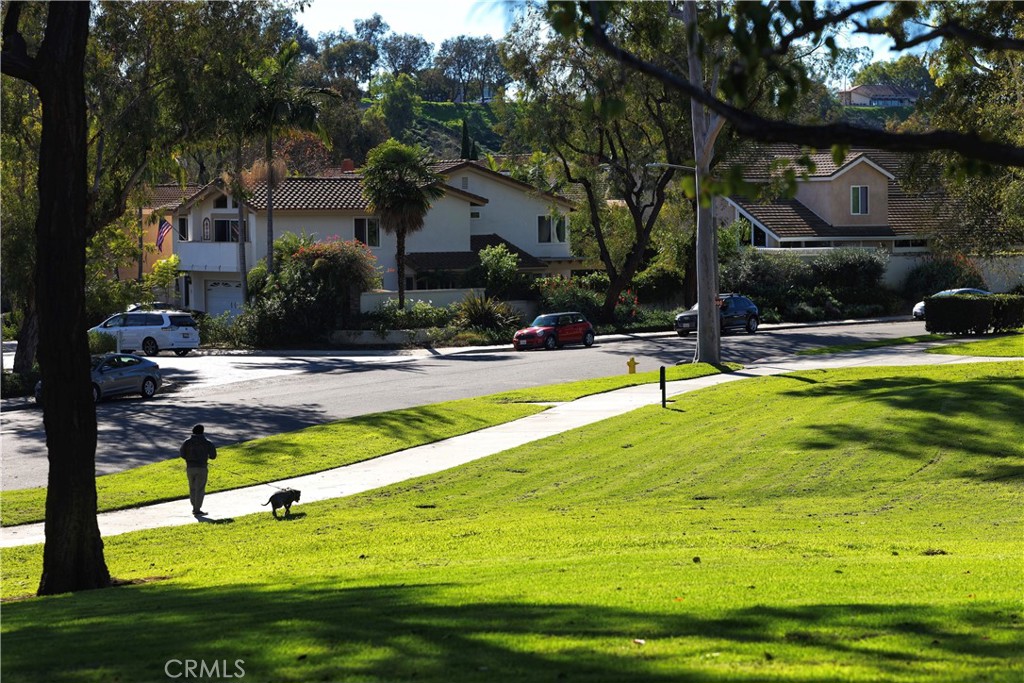 123 Willowbend Irvine, CA 92612 - Photo 24 of 27