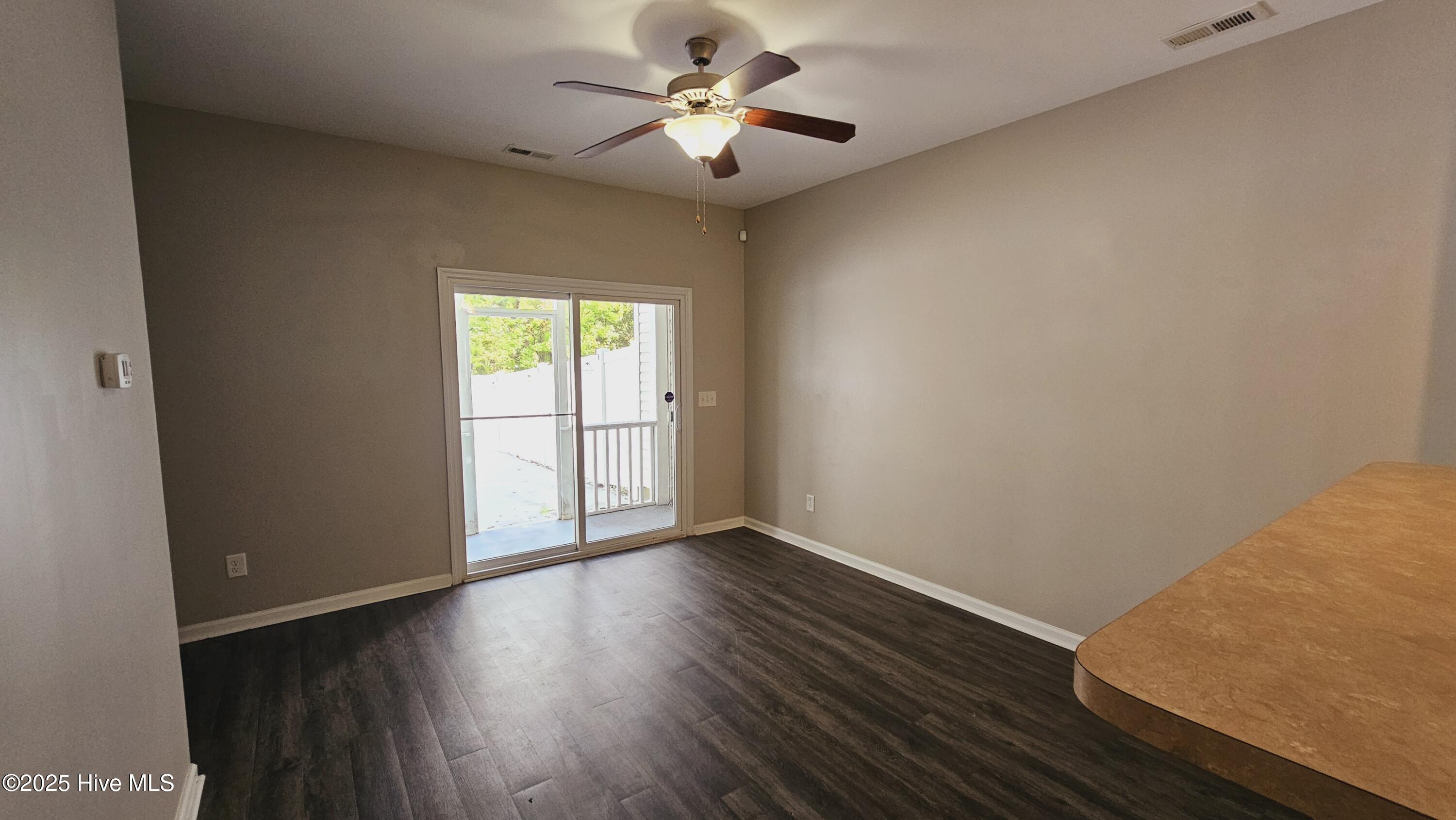 266 Caldwell Loop Jacksonville, NC 28546 - Photo 5 of 20 1000038078