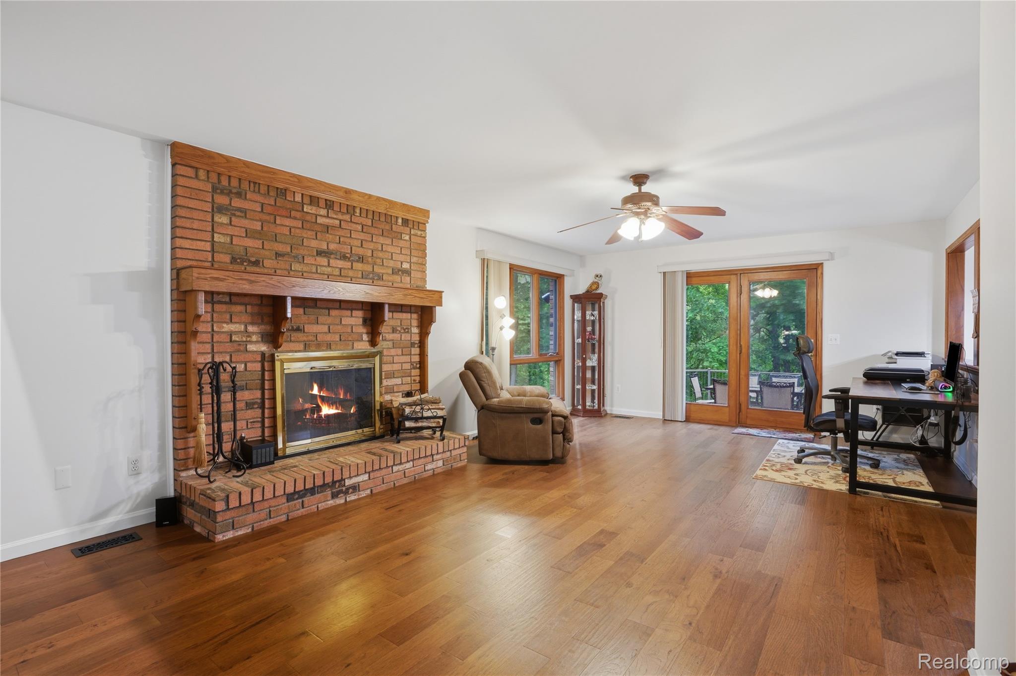 68345 Romeo Plank Road Ray, MI 48096 - Photo 26 of 52 Living room