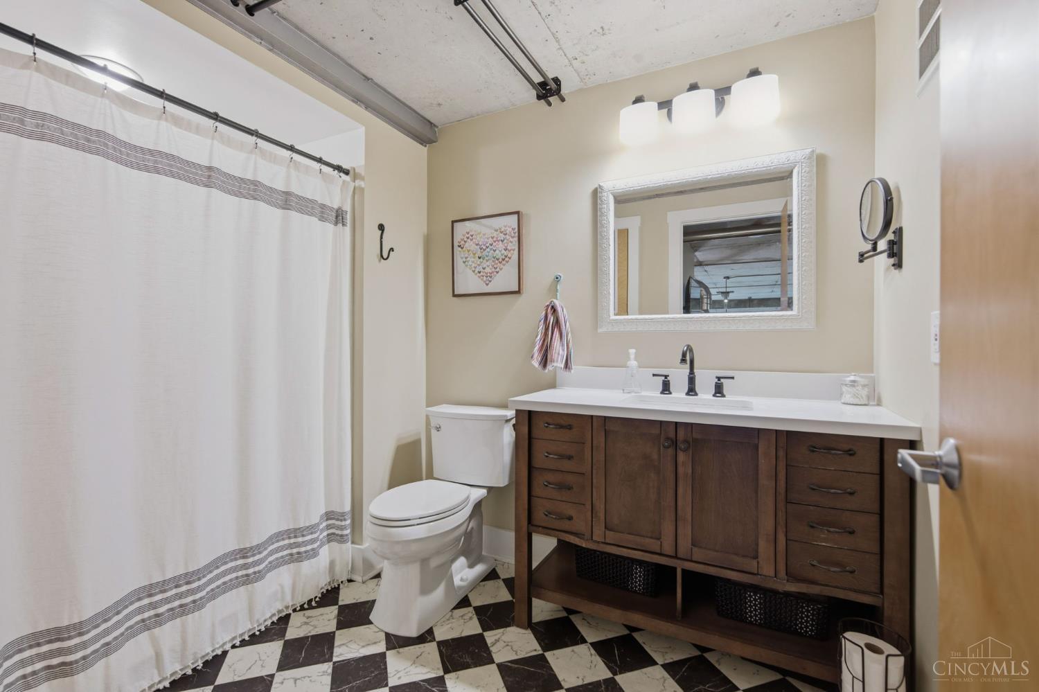 353 West 4th Street, Unit 602 Cincinnati, OH 45202 - Photo 28 of 44