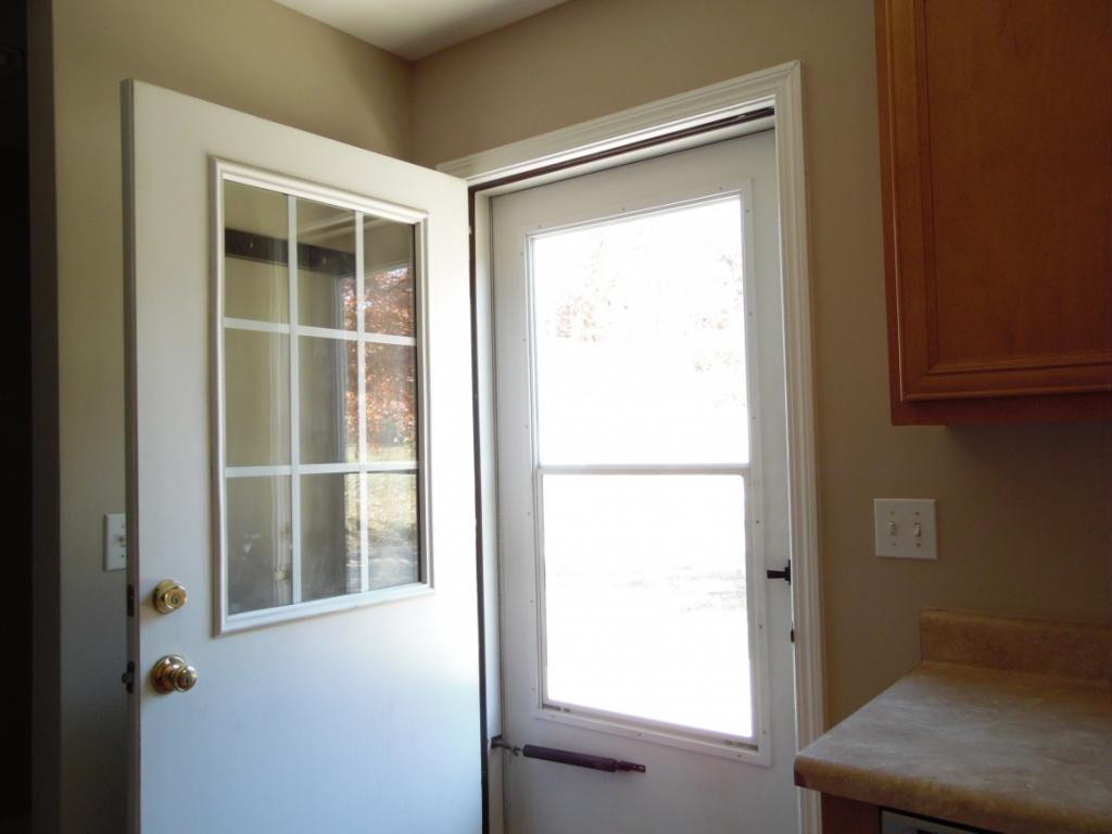 2216 Sherwood Road Kingsport, TN 37664 - Photo 30 of 33 Back Door to Patio