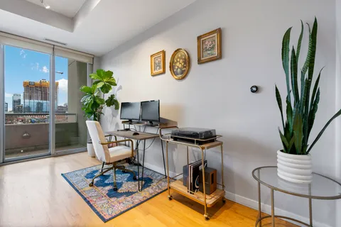 $300,000 | 950 West Erie Street, Unit 602, Chicago, IL 60642