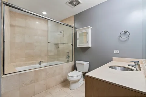 $300,000 | 950 West Erie Street, Unit 602, Chicago, IL 60642